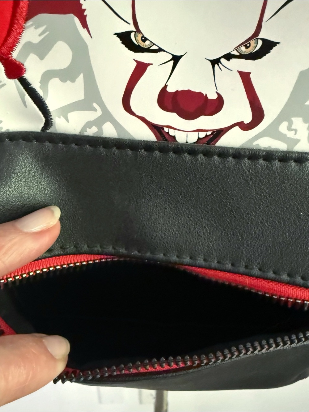 IT Chapter 2 Pennywise with Red Balloon Mini Backpack Hot Topic NWOT - Picture 9 of 12